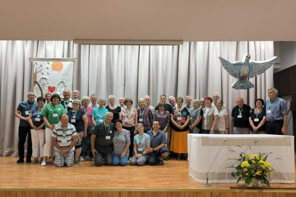 Slúžime si, pomáhame si...